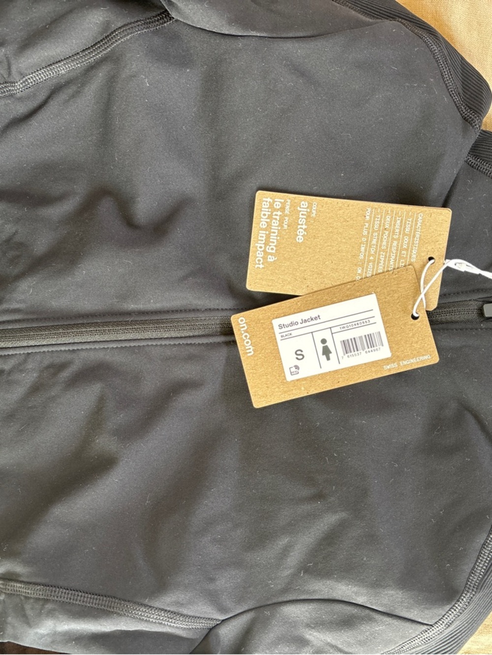 On Running Black Full-Zip Studio Jacket - Picture 2 of 2